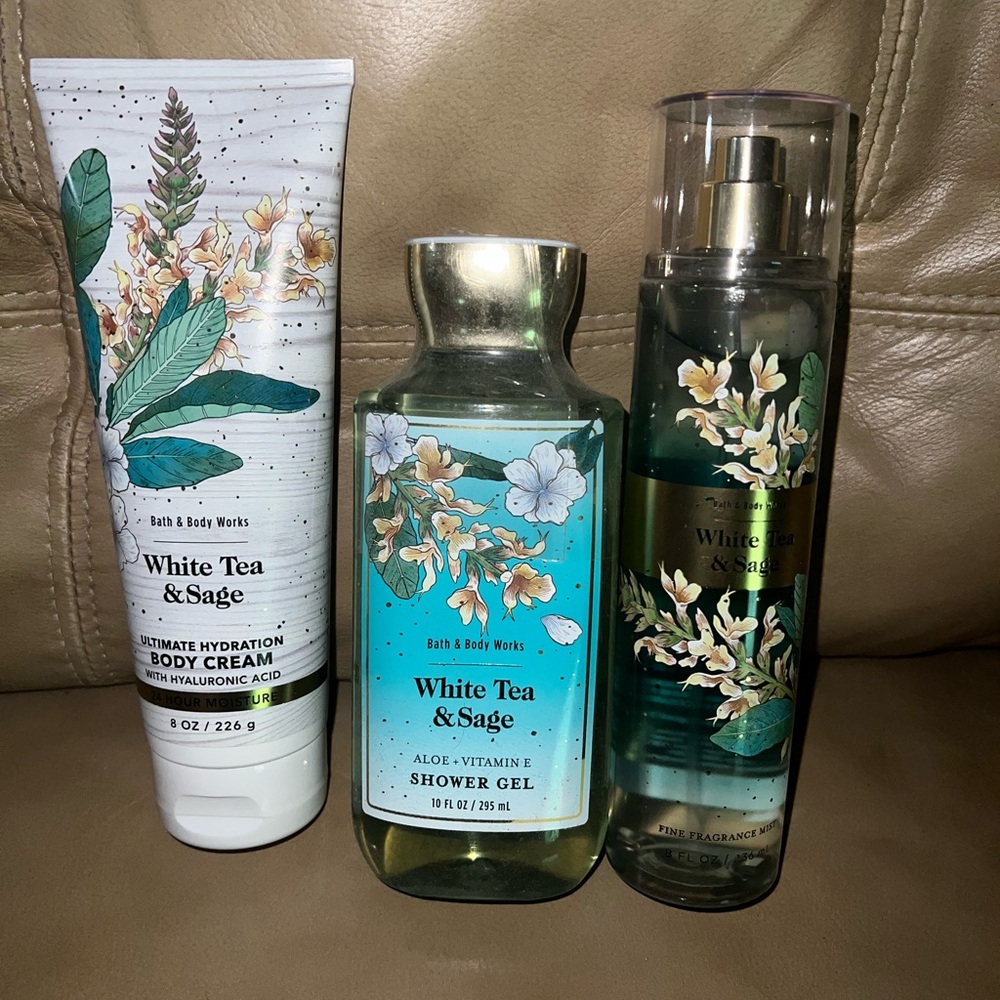 Bath & Body Works White Tea & Sage Collection - Blue and White